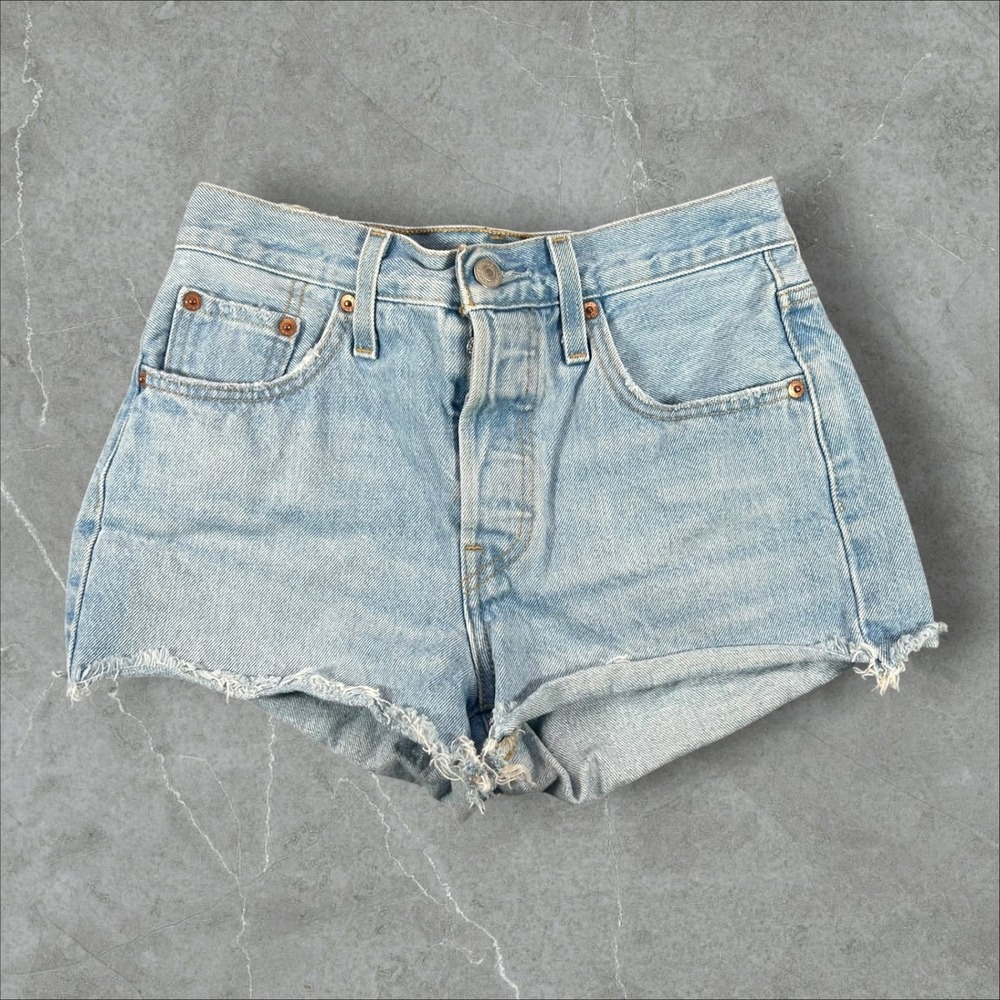 Levi's 501 Original Shorts Womens 27 Light Wash Blue High Rise Cut Off Denim